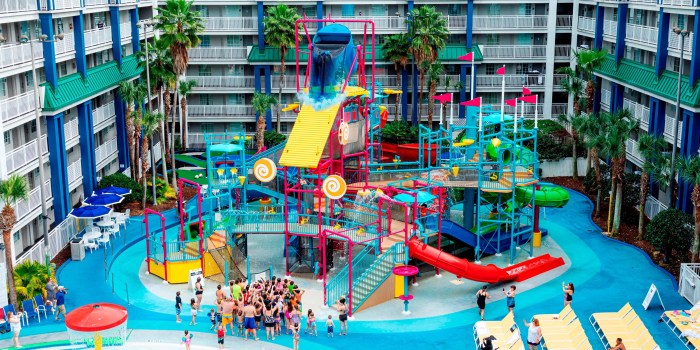 Waterpark resort suites ihg friendly parks theme