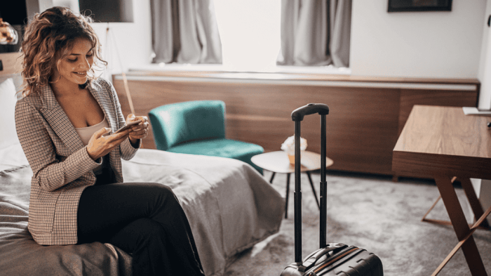 Smart hotels with virtual assistants